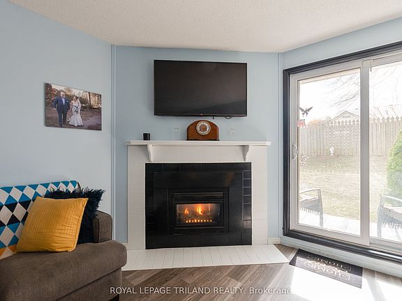 3rd image of 440 Wellington St #119