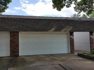 1624 Granada Ln, Lincoln, NE 68528