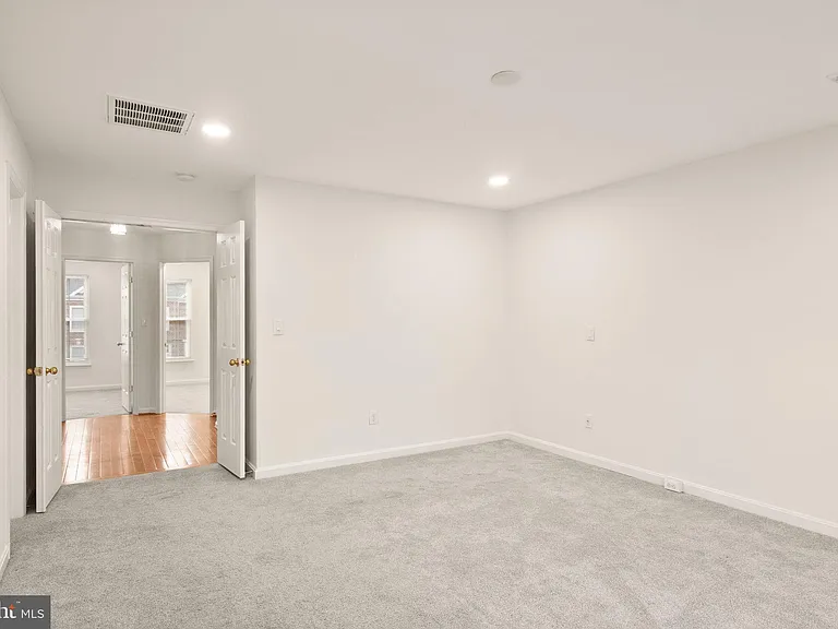42685 Rolling Rock Sq — Photo 26