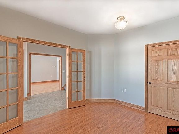 5th image of 2210 Evergreen Dr