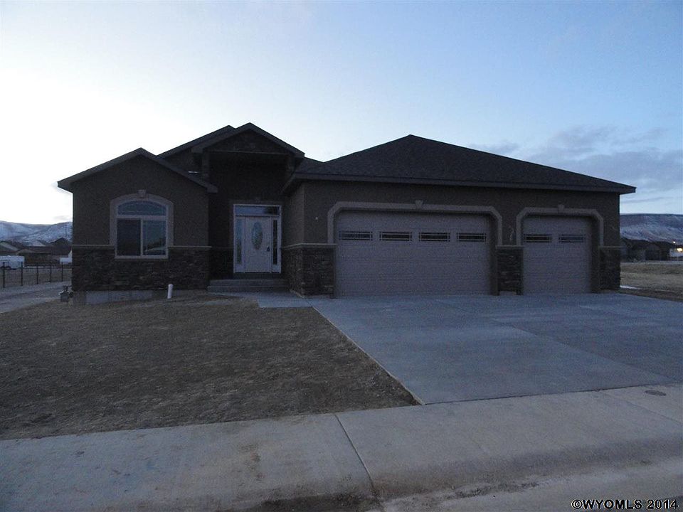 1st image of 1002 Remington Blvd