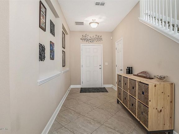 4th image of 516 Howland Dr