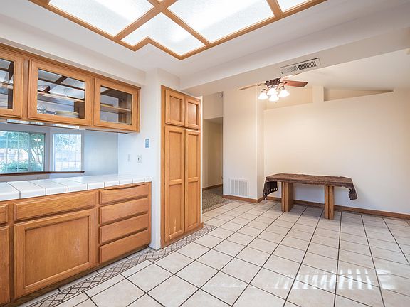 4th image of 305 S Sumter Ct
