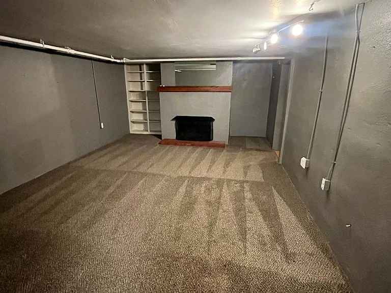 244 N Vine St — Photo 6