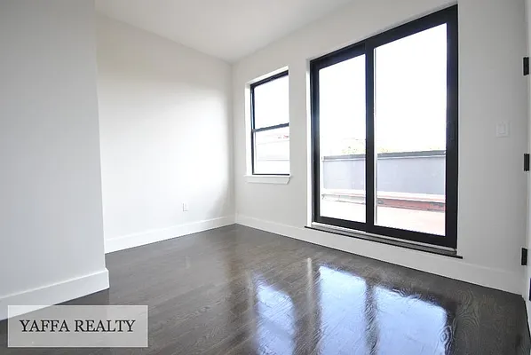 Rented by Yaffa Realty LLC | media 25