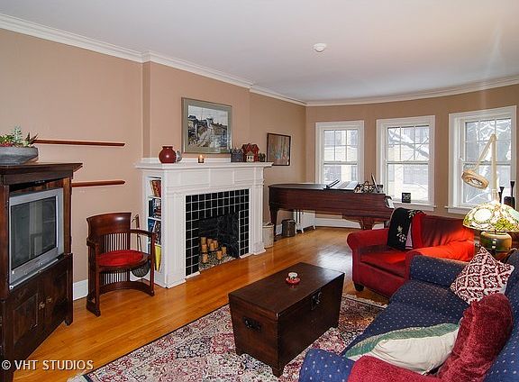 3rd image of 719 Erie St APT 2A