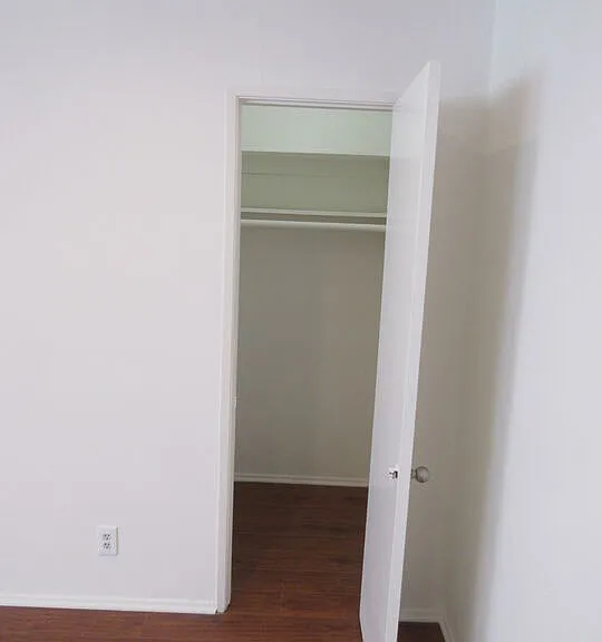 1400 N Fairfax Ave — Photo 23