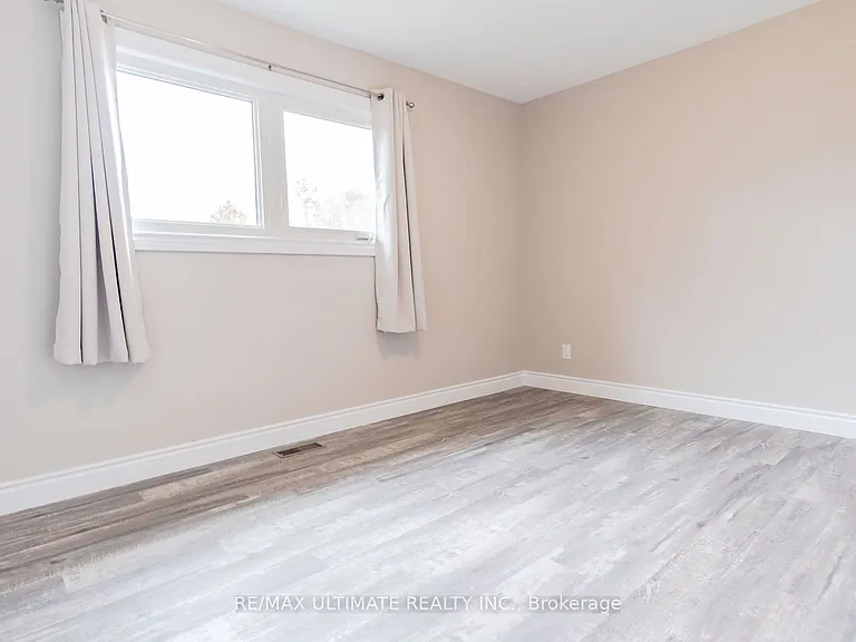 321 Warrington Rd — Photo 8