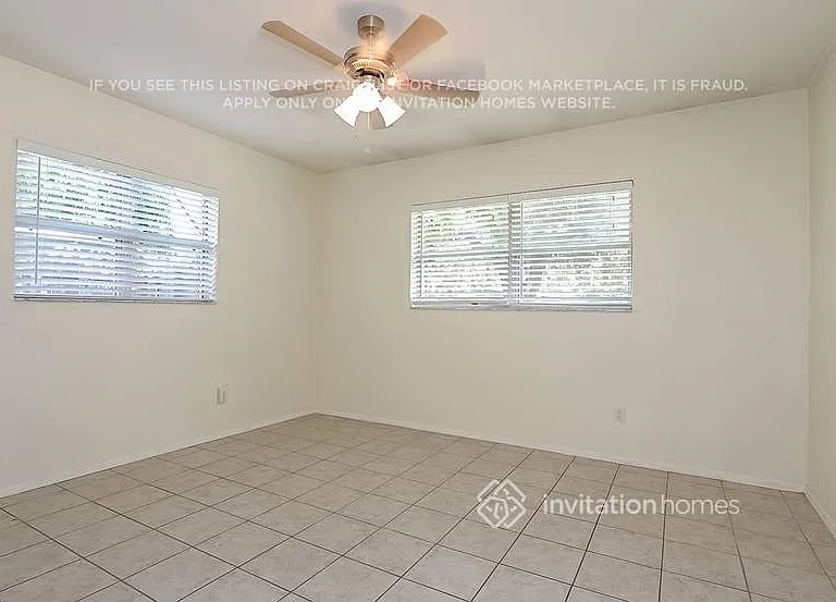 2160 Riviera Dr — Photo 12