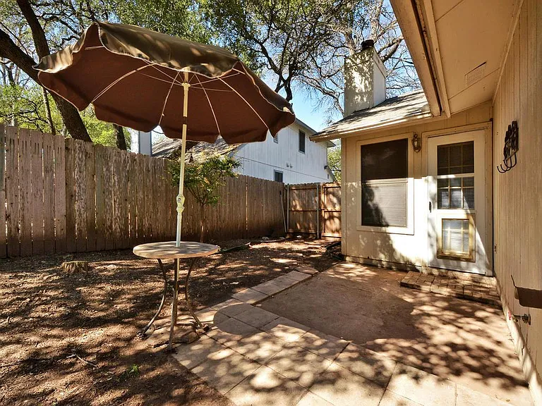 7403 Dallas Dr — Photo 29