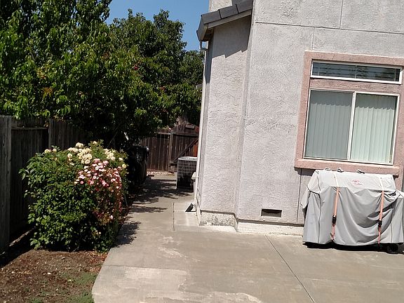 3rd image of 2844 Parkview Ter