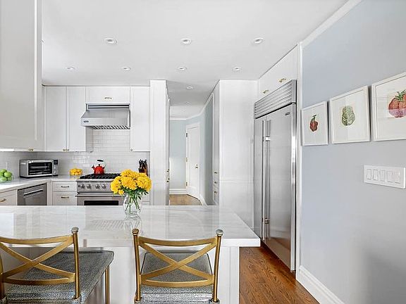 5th image of 114 E 84th St APT 6A
