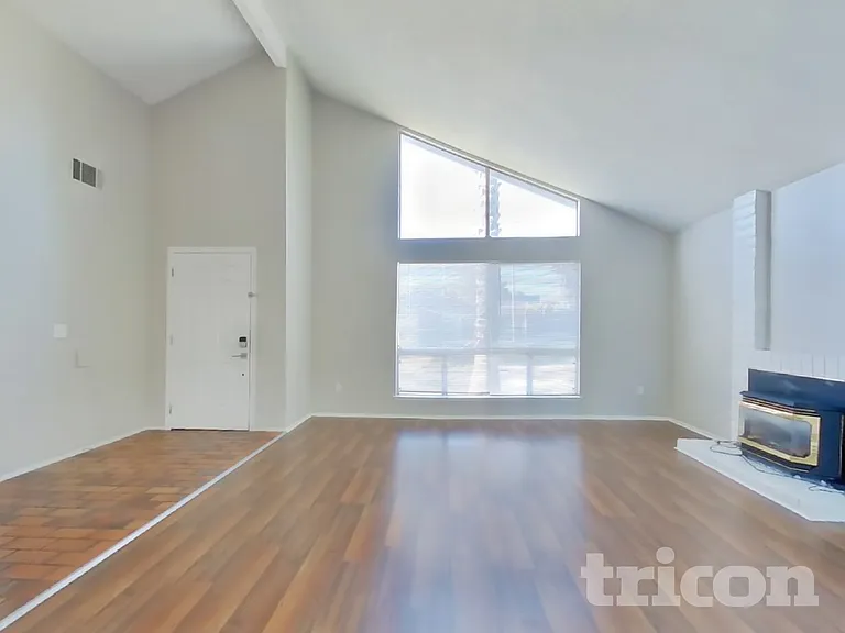 1104 Waxwing Dr — Photo 3