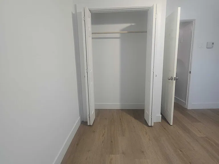 402 E Walnut Ln #2 — Photo 1
