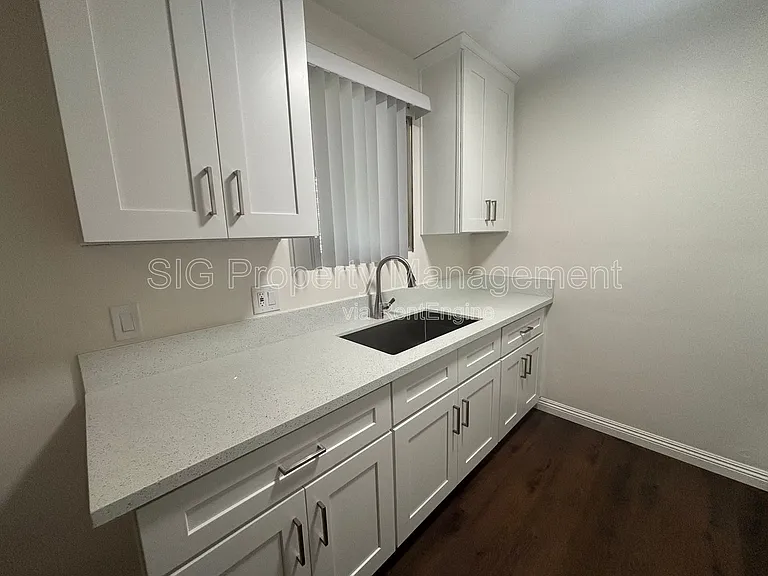 10424 Parr Ave #E — Photo 15
