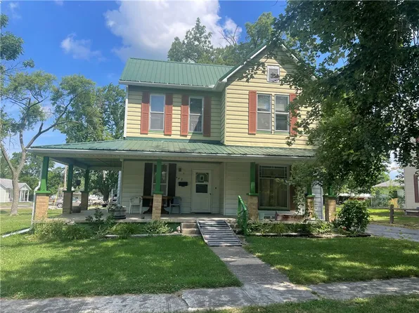 402 Ash St, Marshall, IL 62441