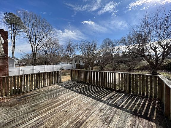 4th image of 186 Clearview Dr