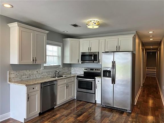 4th image of 1214 Milton St