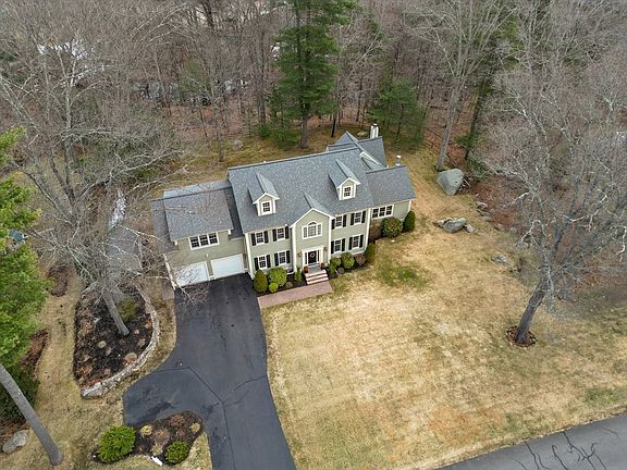 3rd image of 4 Shea Ct