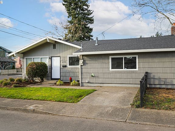 2nd image of 8705 SE Pardee St