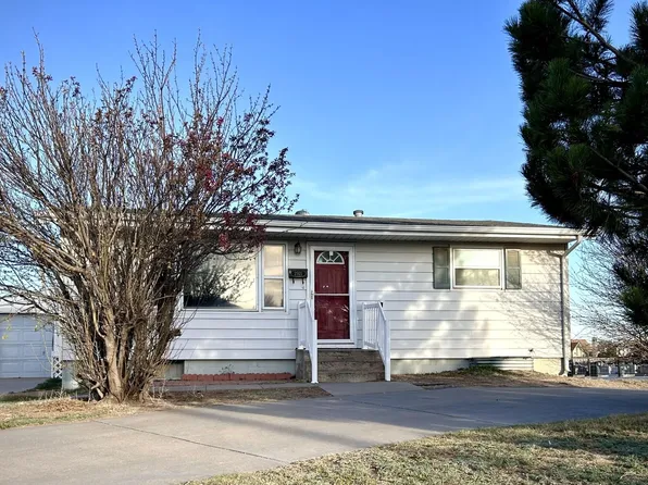 2505 Oak St, Hays, KS 67601