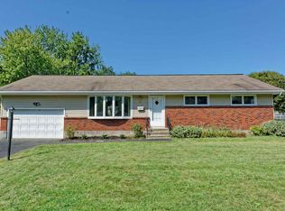4 Blue Creek Ln, Latham, NY 12110