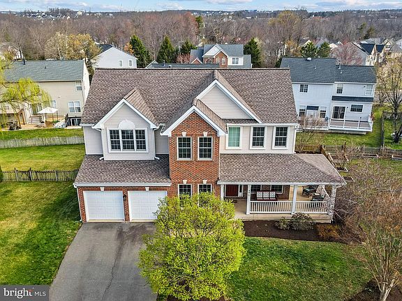 3rd image of 9813 Nugget Ct