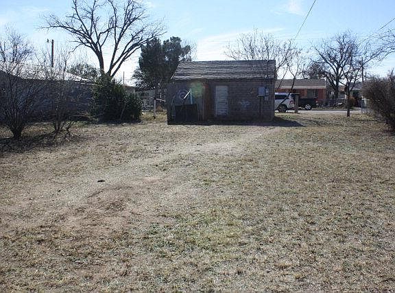 4th image of 512 W Avenue V
