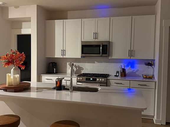 5th image of 659 Ballard Dr