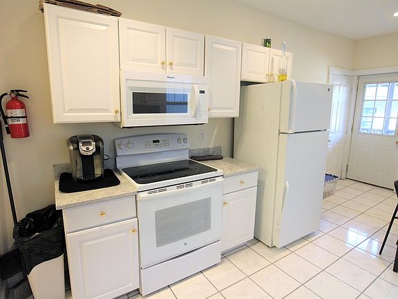 5th image of 81 Gibbs St #2B