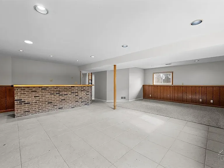 5N087 Mary Ct — Photo 3