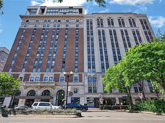 3rd image of 112 King St E #302