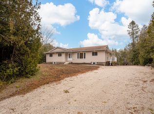 12 Nicholas St, Northern Bruce Peninsula, ON N0H2R0