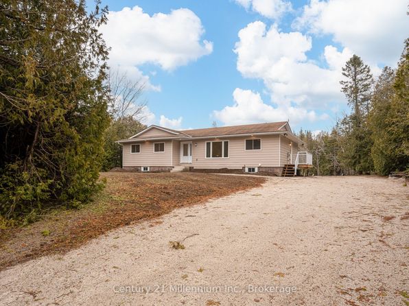 12 Nicholas St, Northern Bruce Peninsula, ON N0H 2R0