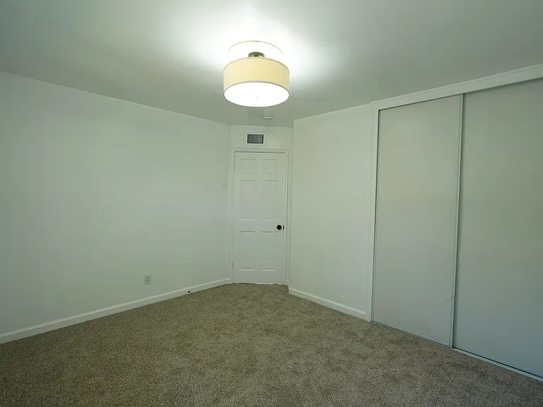 719 Esther Way — Photo 15