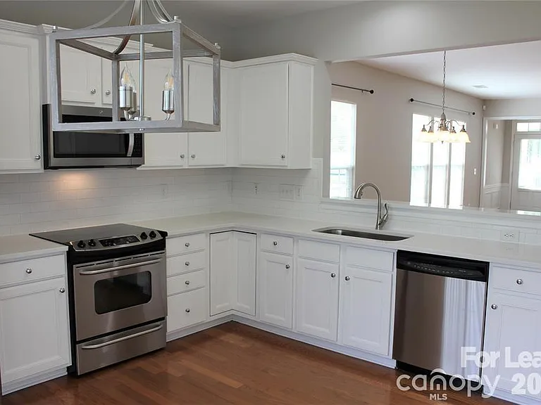 17534 Hawks View Dr — Photo 2