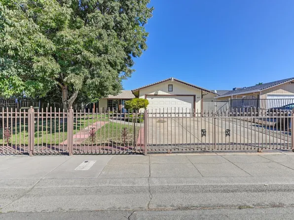 107 Prairie Cir, Sacramento, CA 95828
