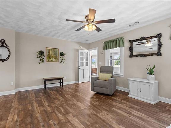5th image of 1362 White Marsh Rd