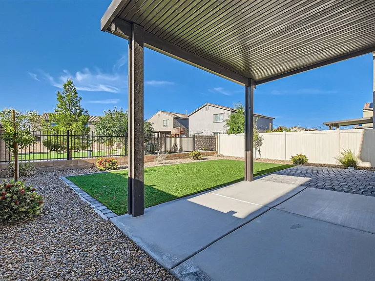 17 Pivot Ave — Photo 24