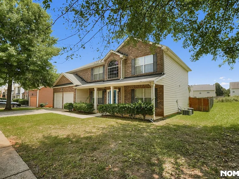 3693 Arminto Dr — Photo 4