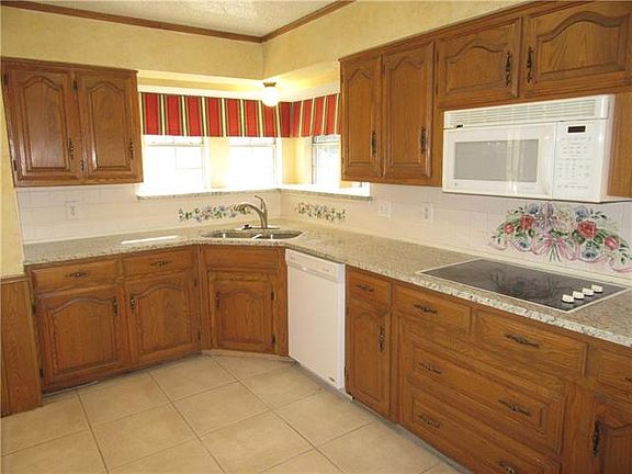 5th image of 6713 Harvest Hill Dr