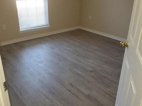 5th image of 7011 Brighton Oaks Blvd