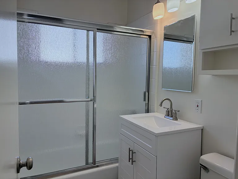 658 Ivy St #2 — Photo 14