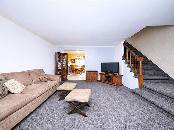 3rd image of 114 Bay 40 St