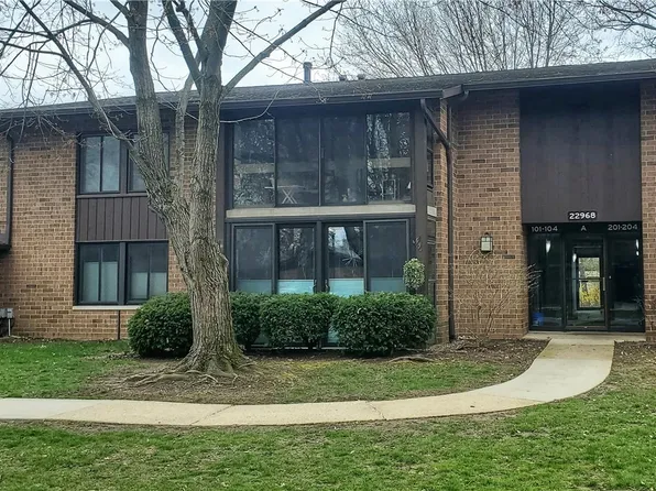 22968 Maple Ridge Rd Unit 203, North Olmsted, OH 44070