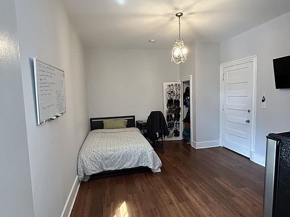 2nd image of 242 Richmond Ave #2