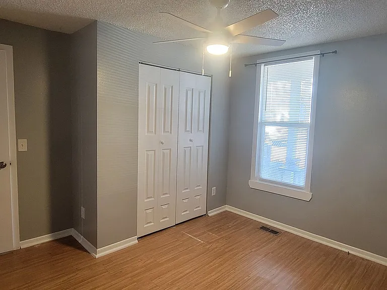 132 1/2 Greenwood Ave #132 — Photo 11