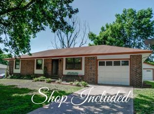 204 E Berry St, Republic, MO 65738
