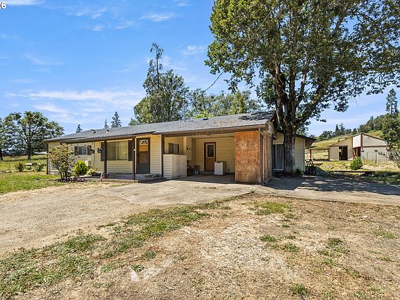 5th image of 21138 N Umpqua Hwy
