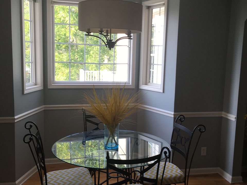 2nd image of 100 Lake Vista Dr